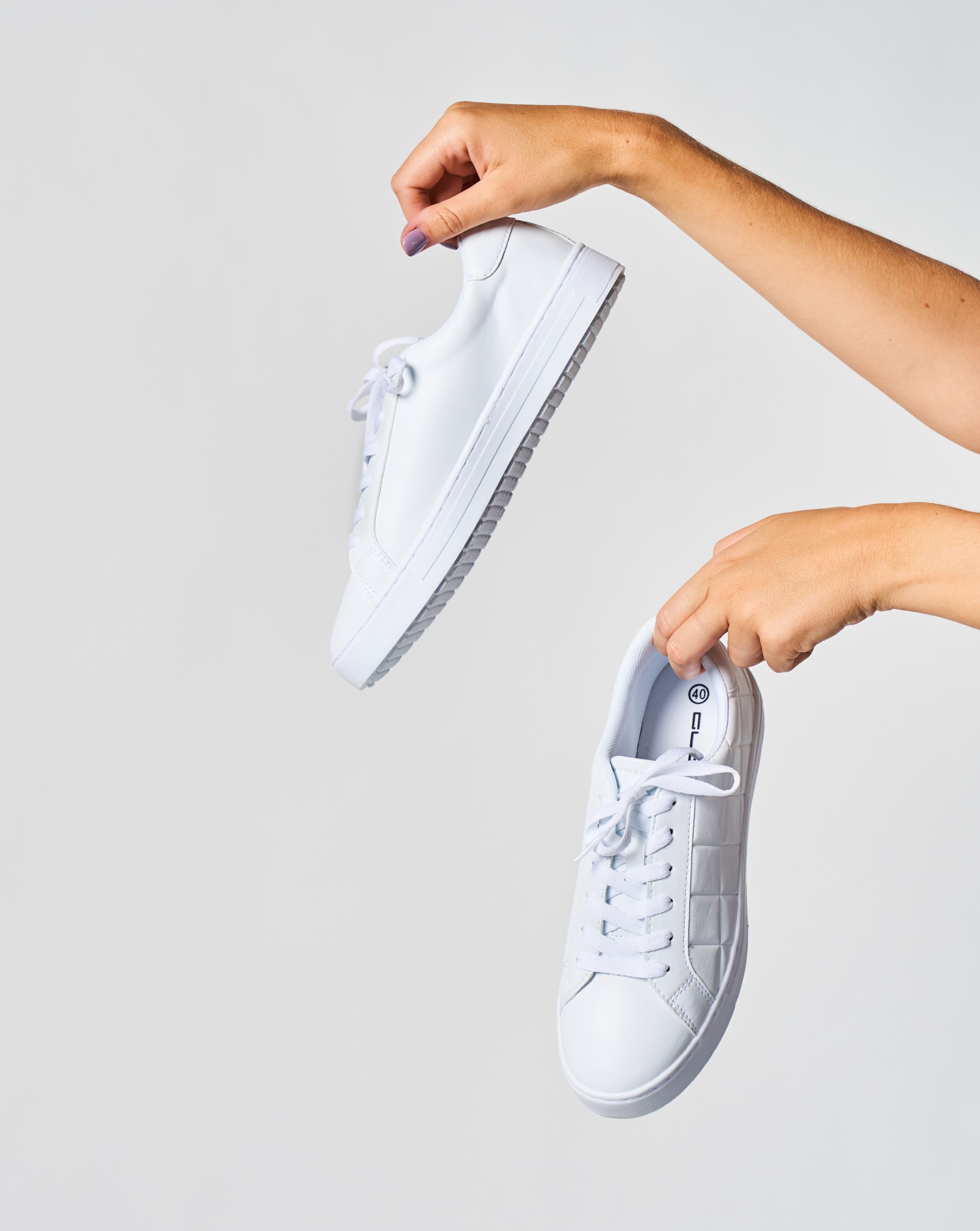 Weiße Sneaker