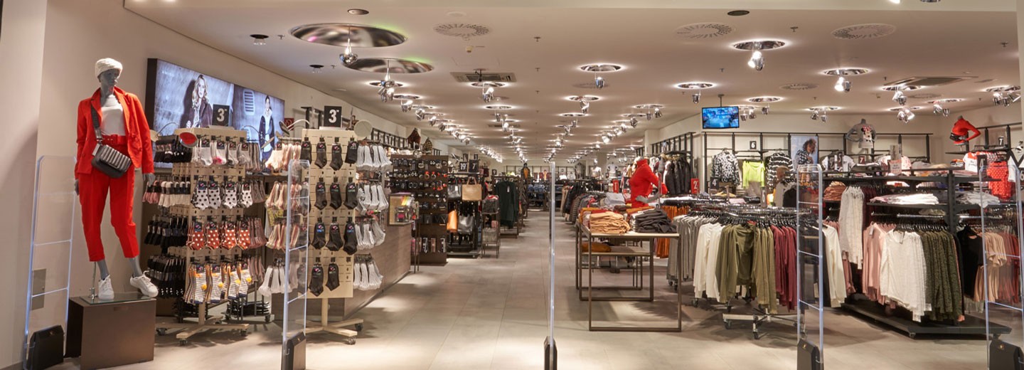 New Yorker Young Fashion mit Eigenmarken wie FSBN, FB Sister uvm.